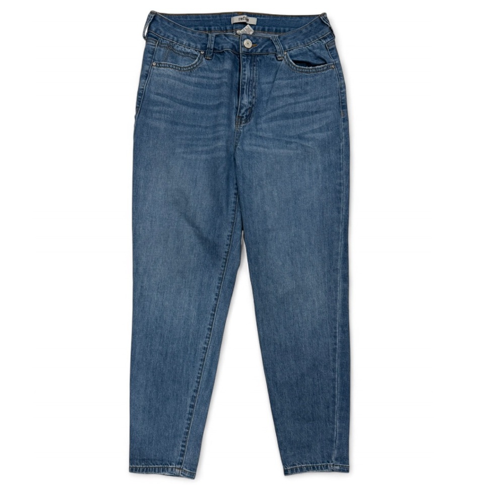 Refuge High-Rise Ankle Jeans in Medium Blue